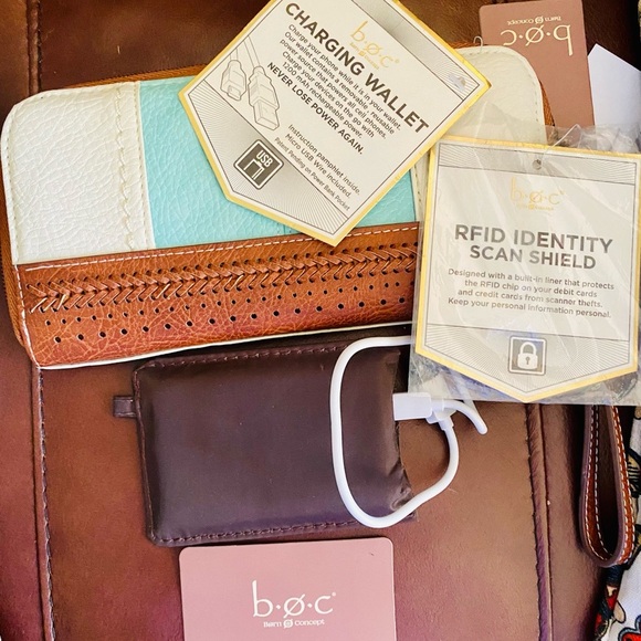 b.o.c wallet, wrist purse, etc. NWT - Picture 4 of 7